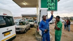 Intengo kaphethiloli kulindeleke ukuthi inyuke ngo-R4.70 ngoMeyi, kanti udizili ulinganiselwa ukukhuphuka ngo-R13